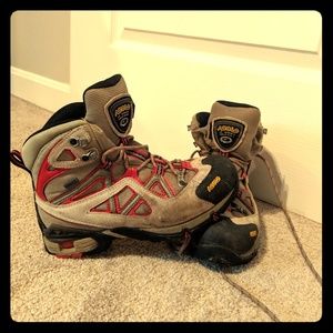 ASOLO Fugitive Gortex boots